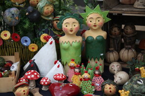 Ricarda-Markt: Ein Stand mit Figuren