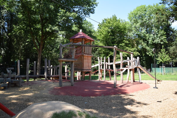 Spielplatz im Schlosspark 05